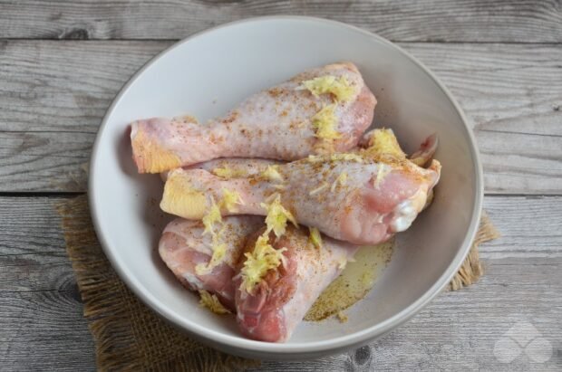 Куриные ножки с розмарином в духовке – фото приготовления рецепта, шаг 2