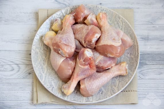 Куриные ножки с перцем и специями в духовке – фото приготовления рецепта, шаг 1