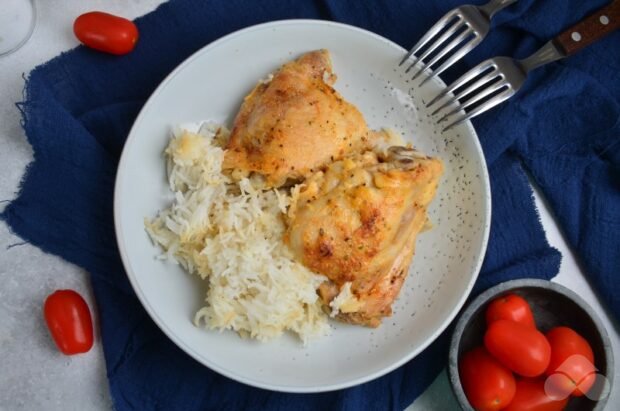 Курица с рисом в духовке – фото приготовления рецепта, шаг 8