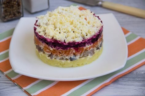 Салат с плавленым сыром и помидором (пошаговый фото рецепт) - ВашВкус