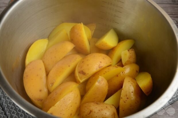 Картошка по-деревенски в духовке – фото приготовления рецепта, шаг 4