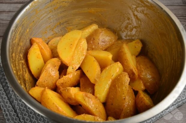 Картошка по-деревенски в духовке – фото приготовления рецепта, шаг 5