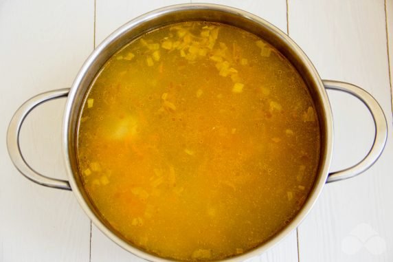 Мясной суп с клецками – фото приготовления рецепта, шаг 7