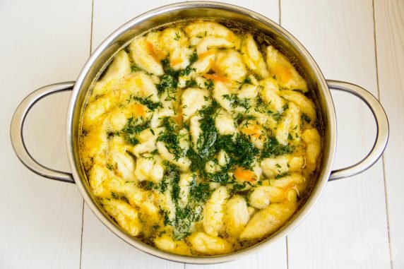 Мясной суп с клецками – фото приготовления рецепта, шаг 9
