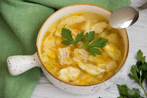 Рыбный суп с клецками – фото приготовления рецепта, шаг 9