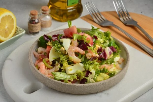 Диетический салат с креветками - пошаговый рецепт с фото