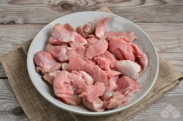 Свинина с овощами в томате – фото приготовления рецепта, шаг 1