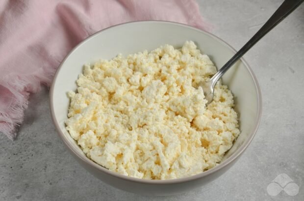 Сырники с коричневым сахаром – фото приготовления рецепта, шаг 1