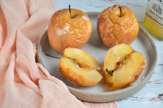 Яблоки, запеченные целиком в духовке – фото приготовления рецепта, шаг 3