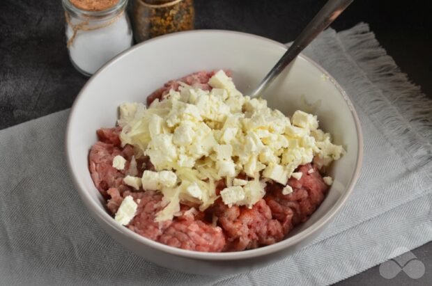Митболы с сыром фета в томате – фото приготовления рецепта, шаг 2
