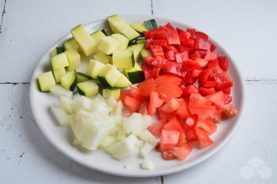 Кускус с овощами – фото приготовления рецепта, шаг 1