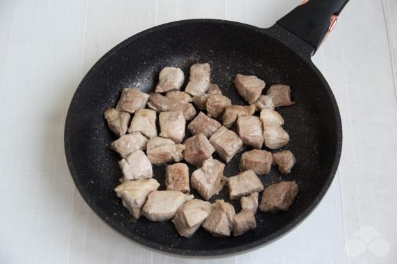 Овощное рагу со свининой и шампиньонами – фото приготовления рецепта, шаг 4