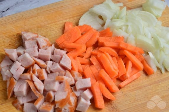 Картофельное рагу с колбасой – фото приготовления рецепта, шаг 2