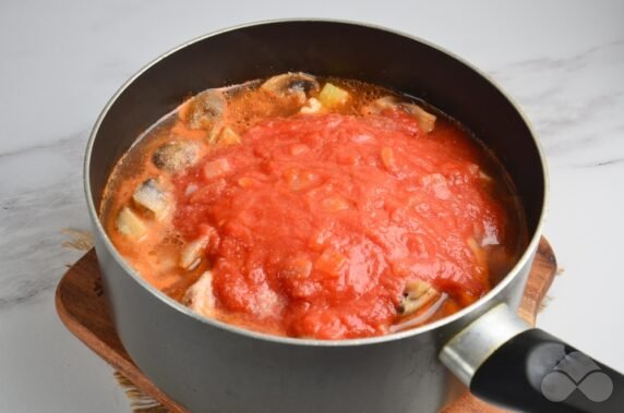 Овощное рагу со свининой в густом томатном соусе – фото приготовления рецепта, шаг 10