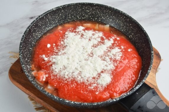 Овощное рагу со свининой в густом томатном соусе – фото приготовления рецепта, шаг 8