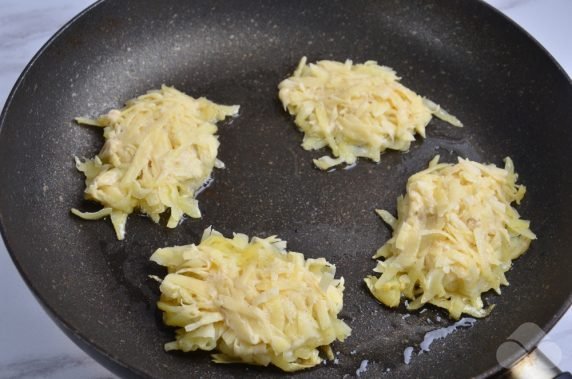 Картофельные драники – фото приготовления рецепта, шаг 4