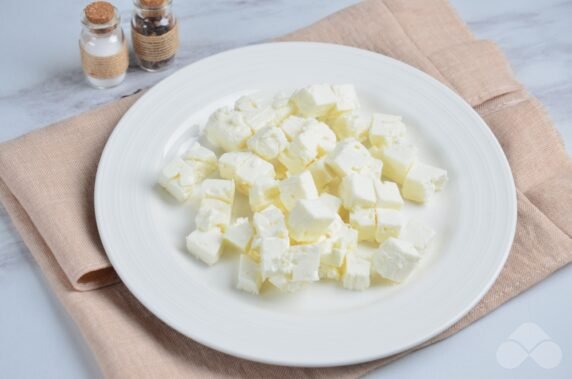 Греческий салат с фетой – фото приготовления рецепта, шаг 3