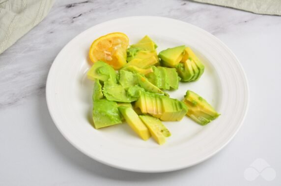 Овощной салат с креветками – фото приготовления рецепта, шаг 2