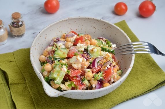 Салат из нута и овощей – фото приготовления рецепта, шаг 5
