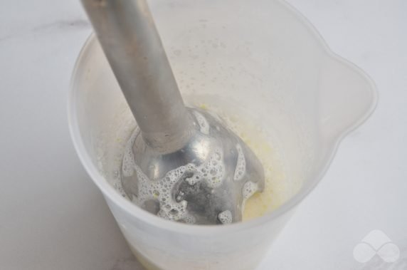 Белый чесночный соус – фото приготовления рецепта, шаг 2