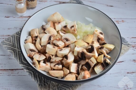 Булгур с грибами и луком – фото приготовления рецепта, шаг 2
