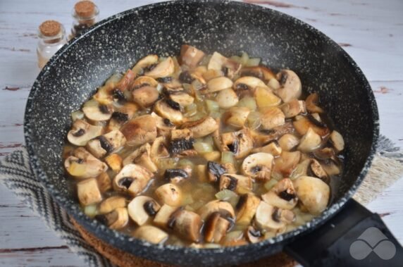 Булгур с грибами и луком на сковороде рецепт фото
