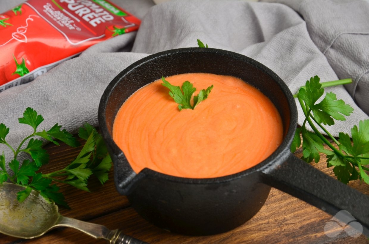Сметанный соус с томатной пастой