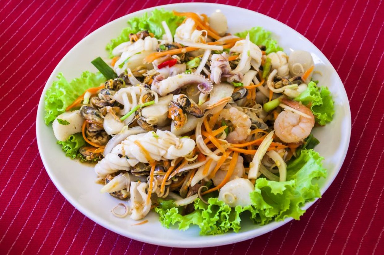 Тайский салат из морепродуктов