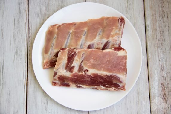 Свиные ребрышки в медово-горчичном соусе в духовке – фото приготовления рецепта, шаг 1