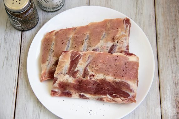 Свиные ребрышки в медово-горчичном соусе в духовке – фото приготовления рецепта, шаг 2
