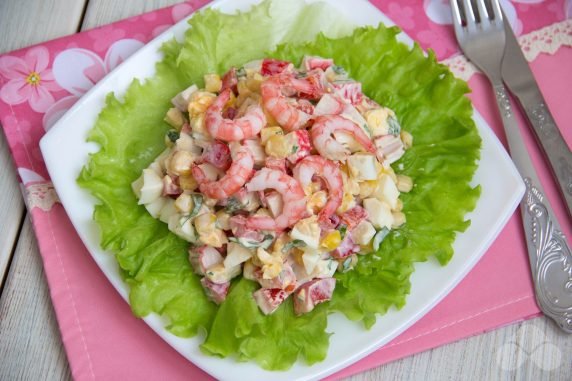 Крабовый салат с креветками – фото приготовления рецепта, шаг 5