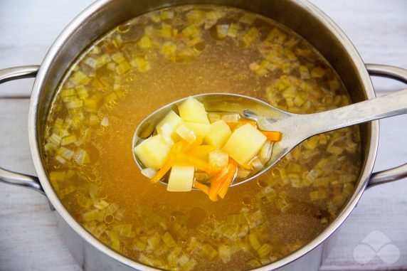 Суп с фрикадельками из говядины – фото приготовления рецепта, шаг 3