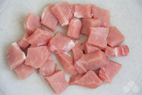 Гуляш из свинины и картофеля – фото приготовления рецепта, шаг 1