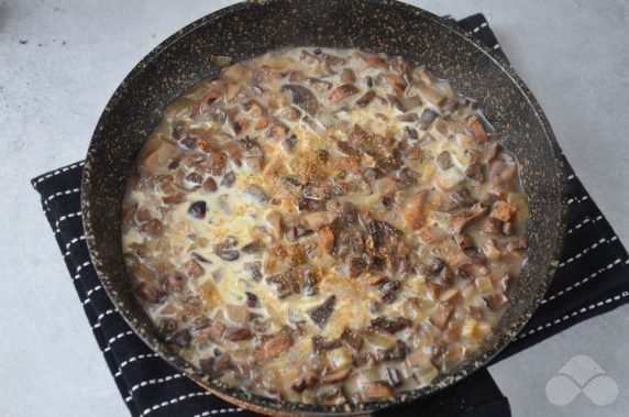 Грибной соус со сливками – фото приготовления рецепта, шаг 6