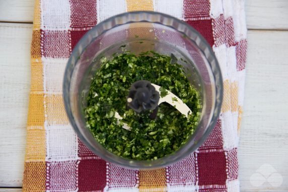 Сметанный соус с кинзой, чесноком и соком лайма – фото приготовления рецепта, шаг 4