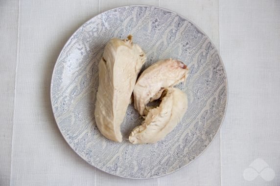 Салат с курицей, сельдереем и клюквой – фото приготовления рецепта, шаг 1
