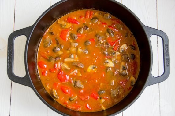 Классический лагман с говядиной, грибами и овощами – фото приготовления рецепта, шаг 5