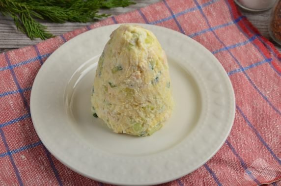 Салат «Елочка» с курицей и сыром – фото приготовления рецепта, шаг 9