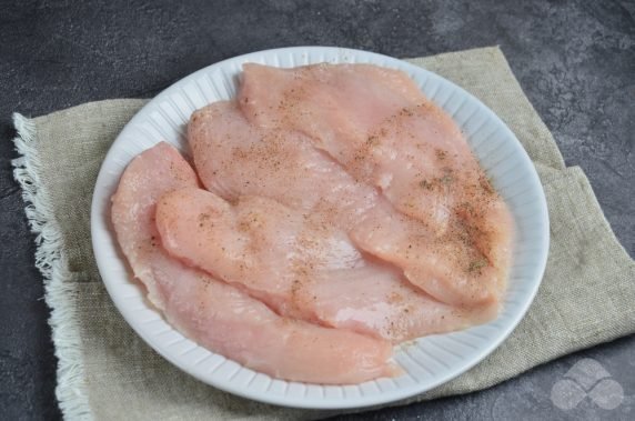 Стейки из куриной грудки – фото приготовления рецепта, шаг 1