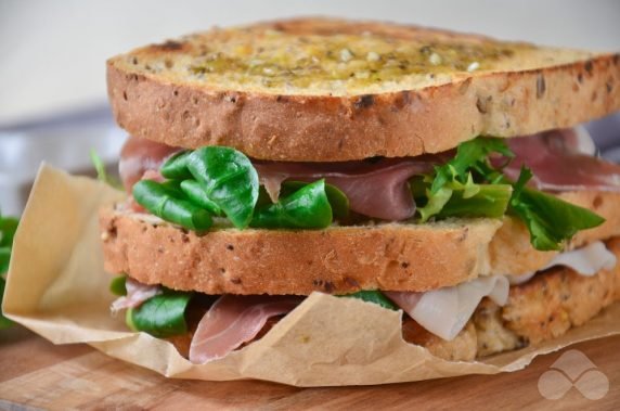 Бутерброды с зеленью и хамоном – фото приготовления рецепта, шаг 4
