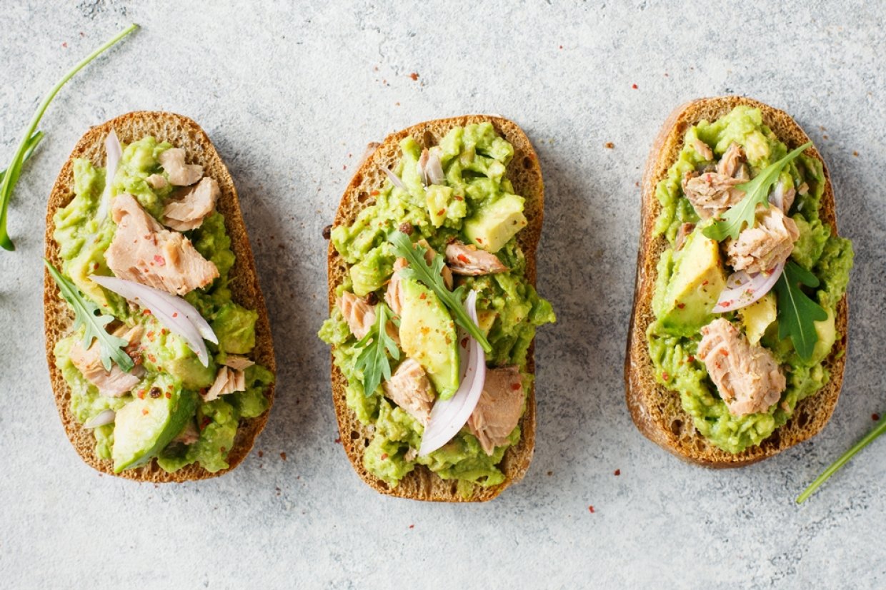 Бутерброды с авокадо, рукколой и тунцом – простой и вкусный рецепт, как .