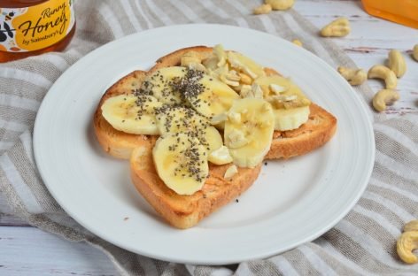 Бутерброд с арахисовой пастой и бананом