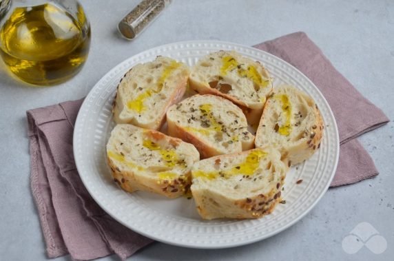 Канапе с оливками и соленым лососем – фото приготовления рецепта, шаг 1