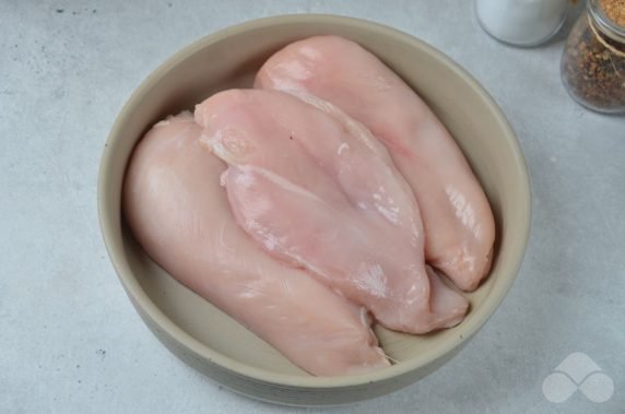 Фаршированное куриное филе со шпинатом и сыром – фото приготовления рецепта, шаг 1