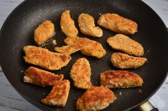 Куриные наггетсы – фото приготовления рецепта, шаг 5