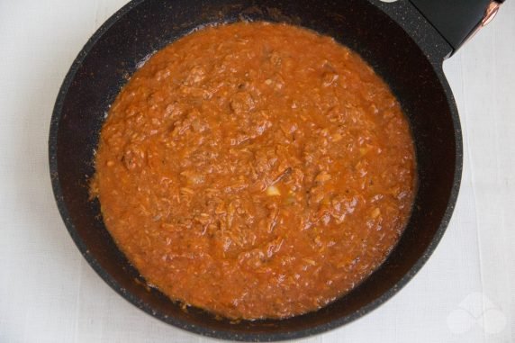 Паста с тунцом и томатным соусом – фото приготовления рецепта, шаг 6