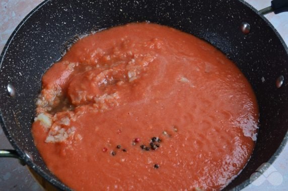 Котлеты в томатном соусе – фото приготовления рецепта, шаг 6