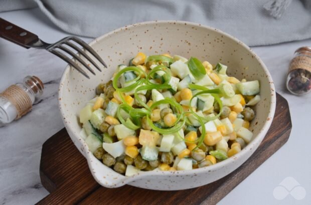Салат с омлетом и кукурузой - рецепты с фото