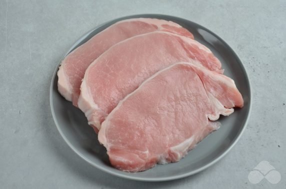 Свиные отбивные в сырном кляре – фото приготовления рецепта, шаг 1