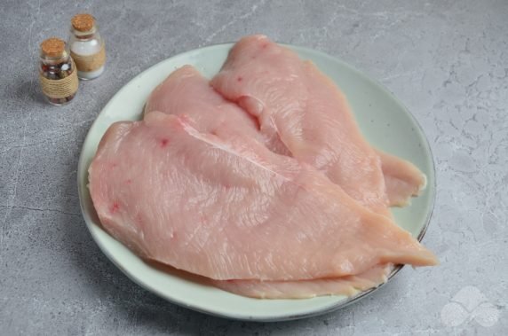 Куриные отбивные в сметанном кляре – фото приготовления рецепта, шаг 1